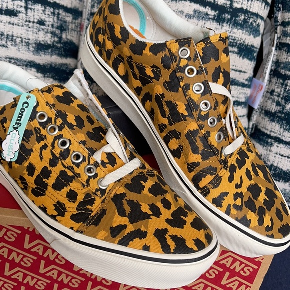 Vans Comfycush Old Skool Leopard WMNS - Picture 7 of 16